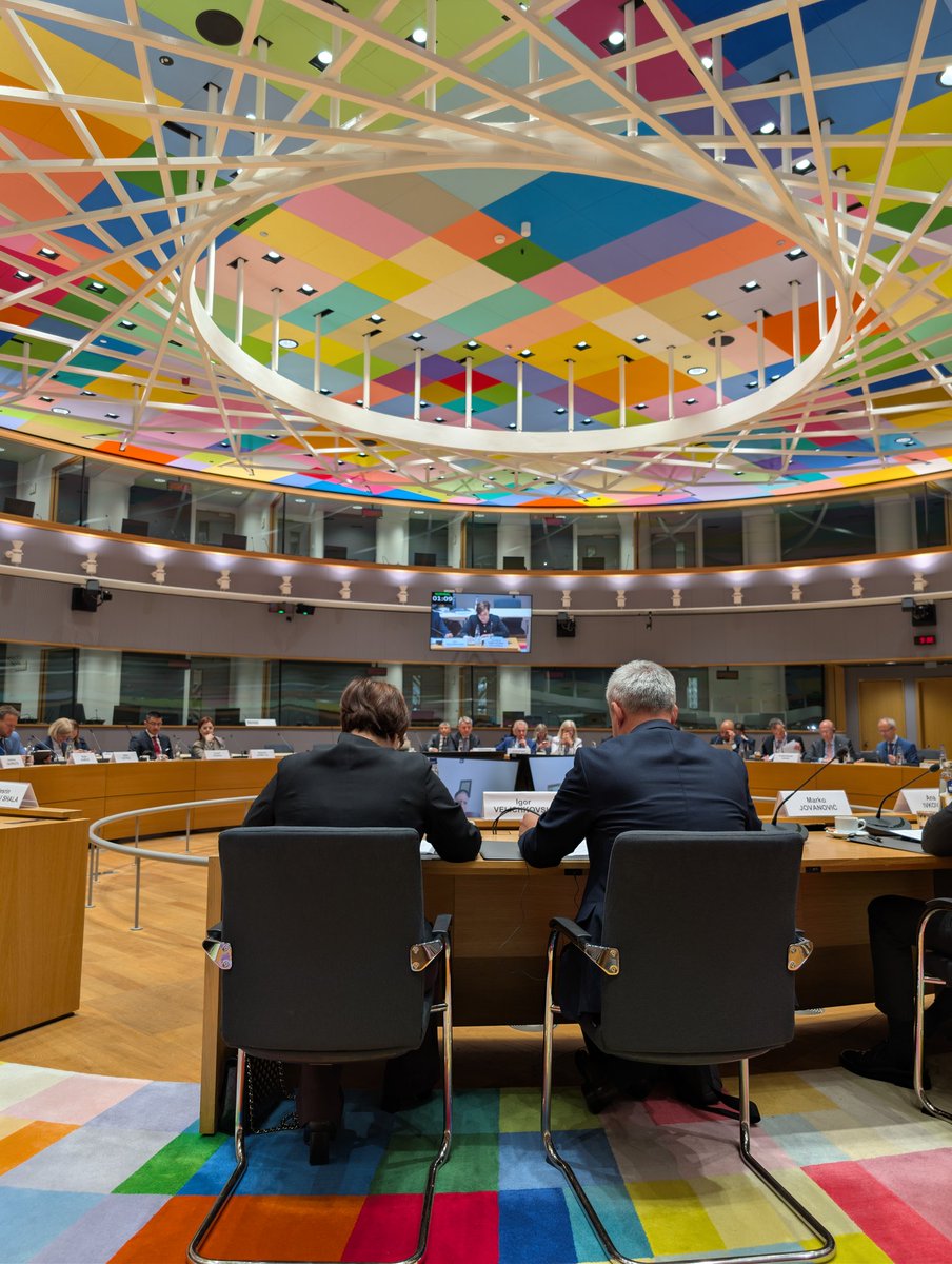 MKmissionEU's tweet photo. Minister of Finance and the Vice-Governor of the National Bank of 🇲🇰 participate in today’s #ECOFIN dialogue with 🇪🇺.

✅ Valuable platform for engagement on reforms and macroeconomic outlook. 
✅ Growth Plan as an effective tool to foster alignment with EU economic priorities. https://t.co/rFy3FRhX8B