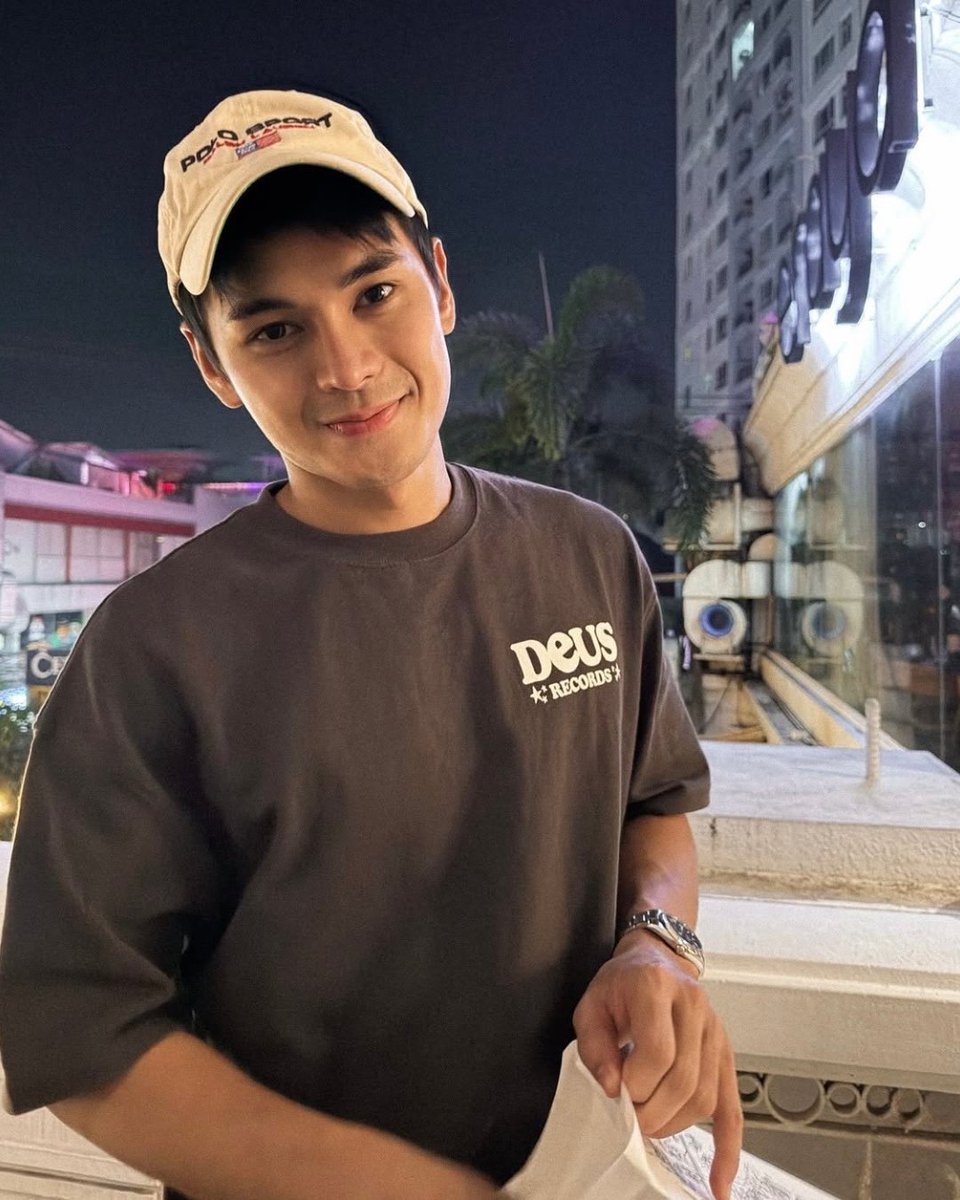 Official PEP.ph tweet media