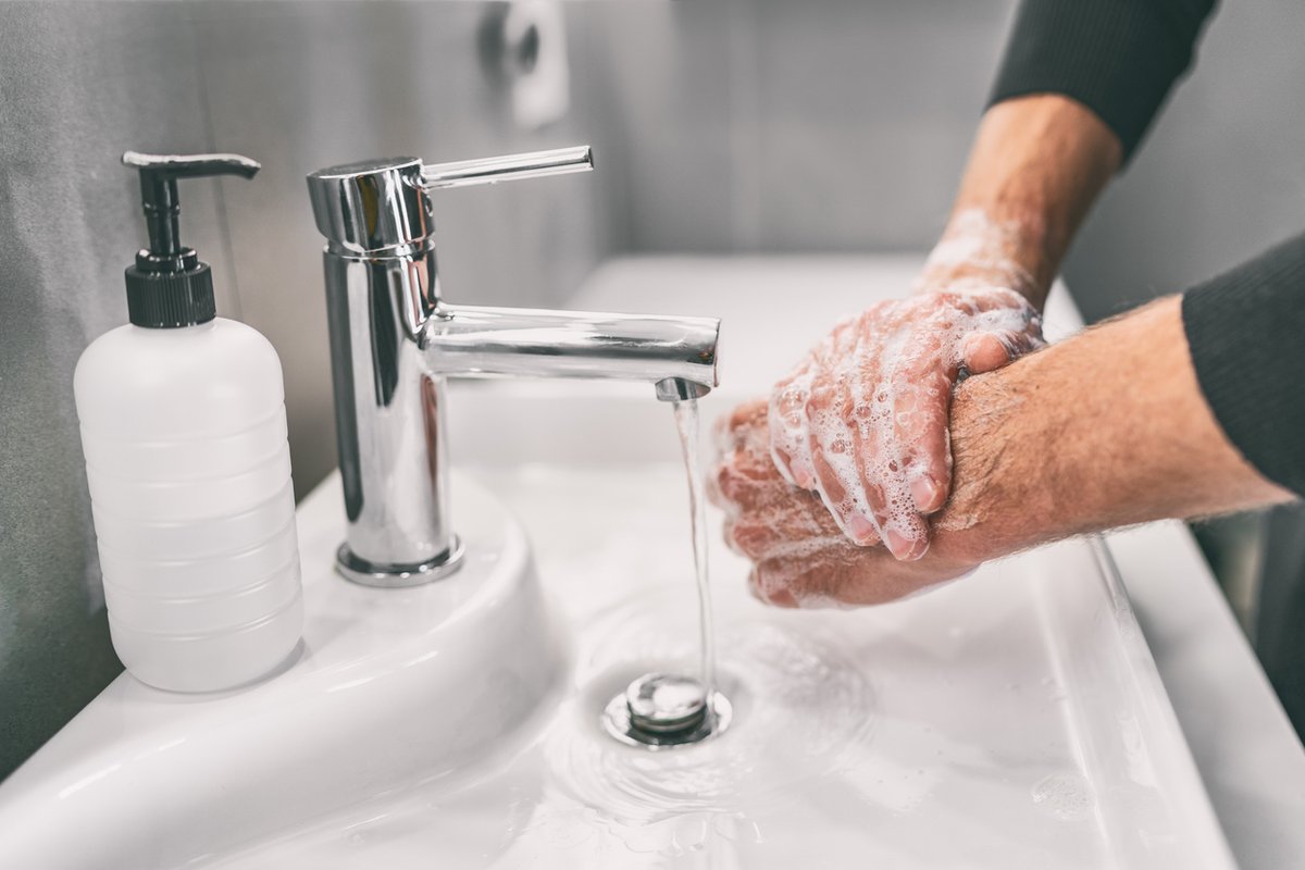 MicrobioSoc's tweet photo. Today is World Hand Hygiene Day! Proper hand washing technique is a simple and effective tool to reduce the spread of AMR and infectious diseases. Watch our video on the importance of maintaining good hand hygiene -  https://t.co/IveNXAURDA 

#KOAMR #HandHygiene #CleanYourHands https://t.co/8gyVcLHbib
