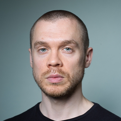 Yo bruv, meet Gary Stevenson – proper Green Party helmet in a hoodie, filmin in his mum’s garden.

“Tax the billionaires 99%! They pay nothin! Yachts, jets, free everything for mandem!”

Gets hit with his own HMRC bill from YouTube money. 

“WHAT?! Why am I payin tax?! I’m one of