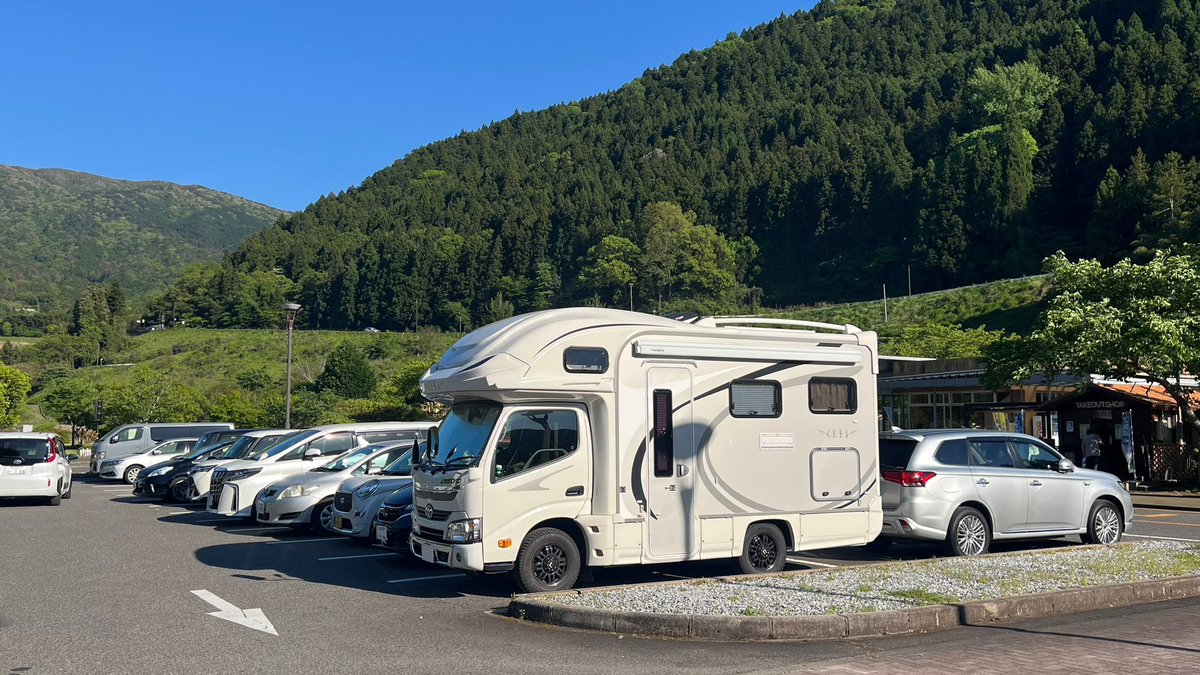 upup67's tweet photo. 本日は津和野を観光して♨️温泉に入りました♪

津和野は約30年ぶり��す
当時ユーノスロードスターで来だのですが、前日は萩でロードスターで車中泊しました…
津和野では旅館に泊まりましたが以前に泊まった旅館はもうありませんでした…
(;´д｀)
#キャンプ好きと繋がりたい
#キャンピングカー
#津和野 https://t.co/Lo93FChUpo