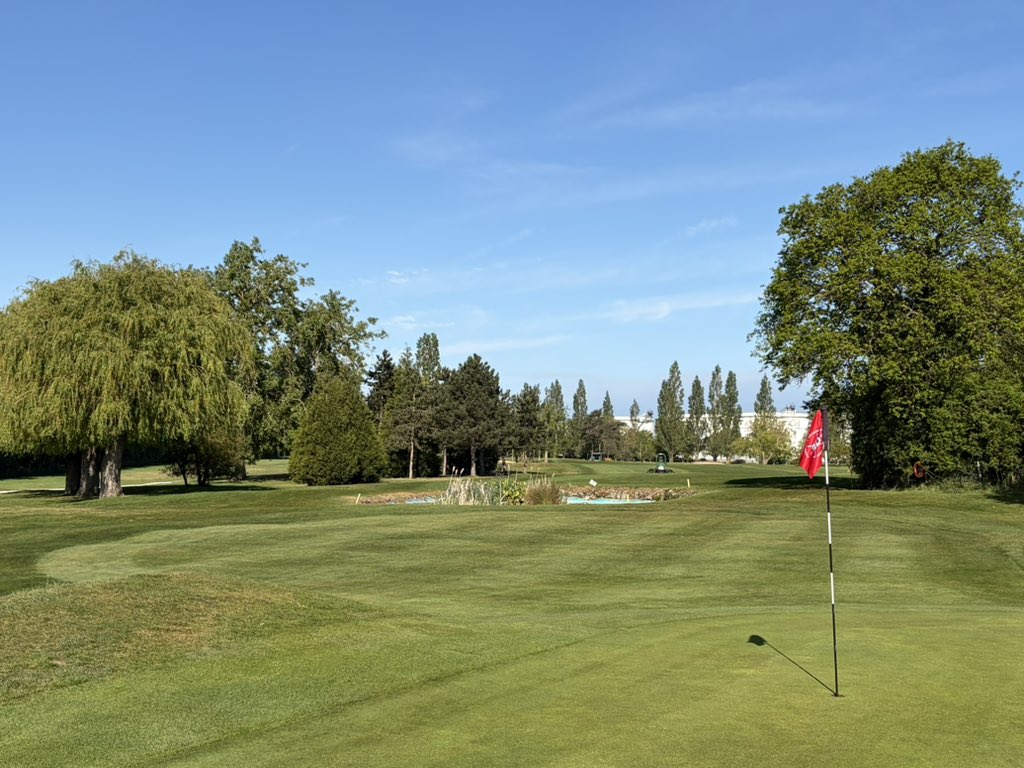 HandDGolfClub's tweet photo. Ladies’ #Invitational today with some wonderful weather for #Golf in #Tendring and #Essex

Our 9th (241yd par 3!) and our 6th (350 yd par 4) looking fab in the sun!

01255 503616 or website for info. https://t.co/3s89qvIQNx