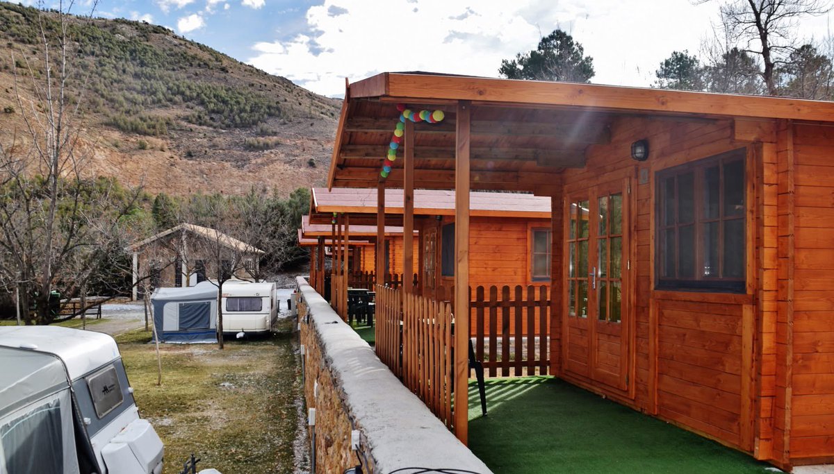 Desconectar, respirar… y volver a lo esencial 🌿

Así se vive en #CampingLasMenas de Serón, rodeado de naturaleza, tranquilidad y el encanto de la sierra.

🏡 Cabañas acogedoras
🌄 Entorno único
✨ Momentos que se quedan

👉 ¿Te vienes a desconectar?  campinglasmenasdeseron.com