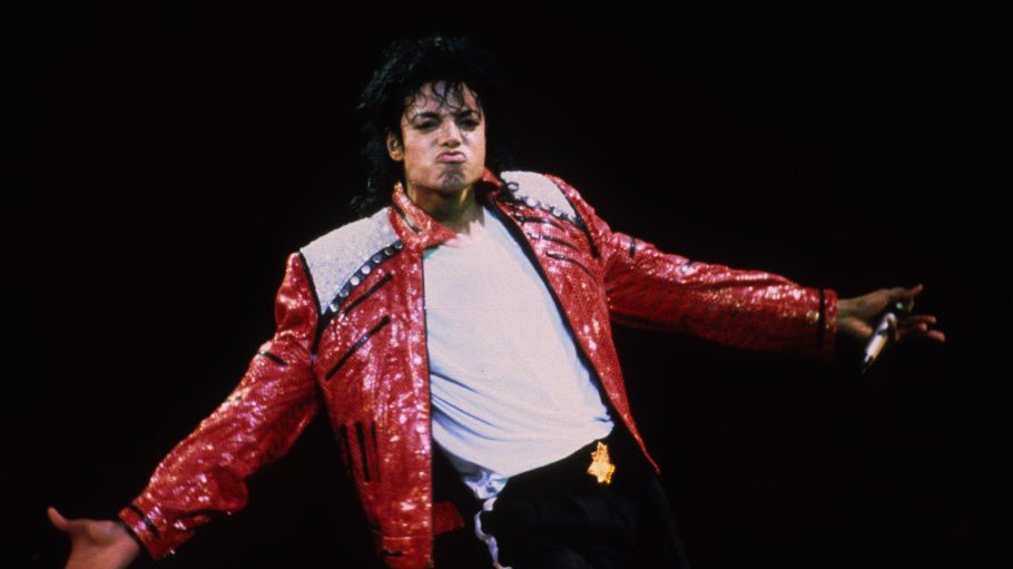 kumoriRaver's tweet photo. Wait… why has Michael Jackson NEVER attended the #MetGala? 😳

The King of Pop the ultimate fashion icon who changed style forever never stepped on that carpet once in 78 years of the event. https://t.co/aktxdYFsXS
