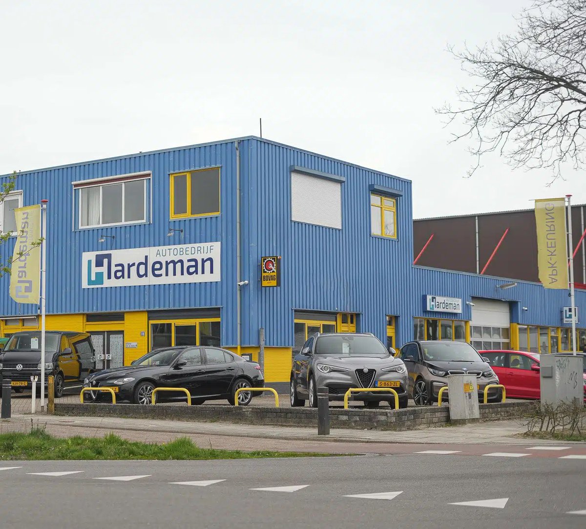 SGPVeenendaal's tweet image. Autobedrijf Hardeman uit Veenendaal vierde onlangs dat het bedrijf 40 jaar bestaat. Van harte gefeliciteerd! 

#Veenendaal #Ondernemer #SGP