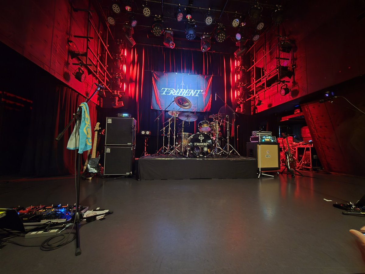 miyabi4188's tweet image. 今日の目線
#TRiDENT