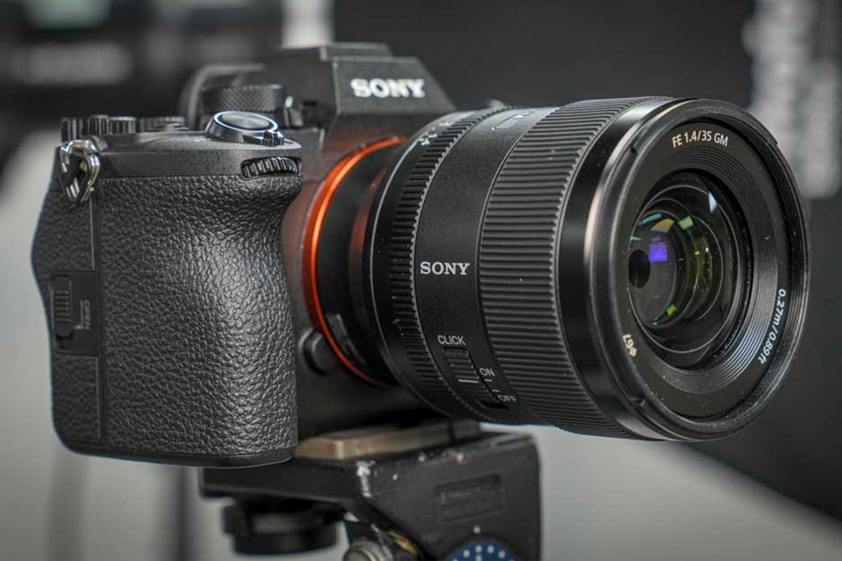 Independent's tweet photo. 12 best digital cameras, reviewed by a professional photographer https://t.co/ilNBn7NCvi https://t.co/9JdZIAAHSR