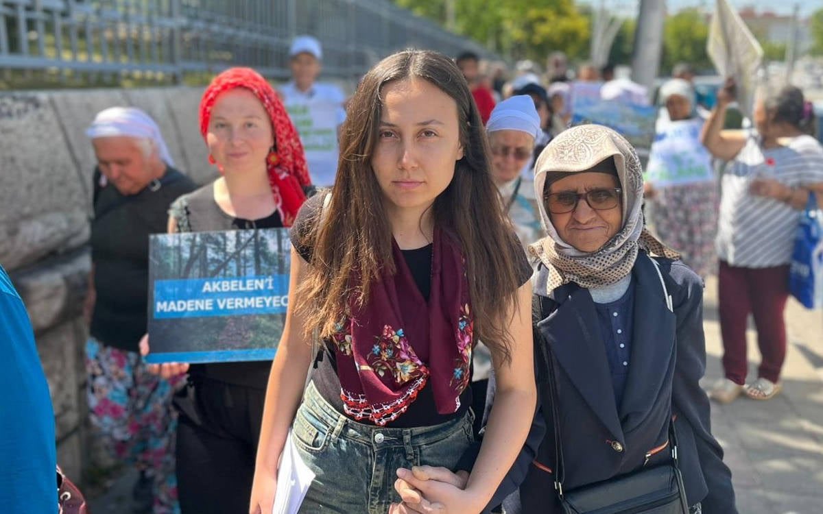HaberKupur's tweet photo. Ormanına, suyuna ve toprağına sahip çıktığı için Esra Işık 36 gündür tutuklu!

İşçilerin haklarını savunup, patronların şikâyeti üzerine tutuklanan BİRTEK-SEN Genel Başkanı Mehmet Türkmen ise 51 gündür tutuklu. https://t.co/wor1SYJsI4