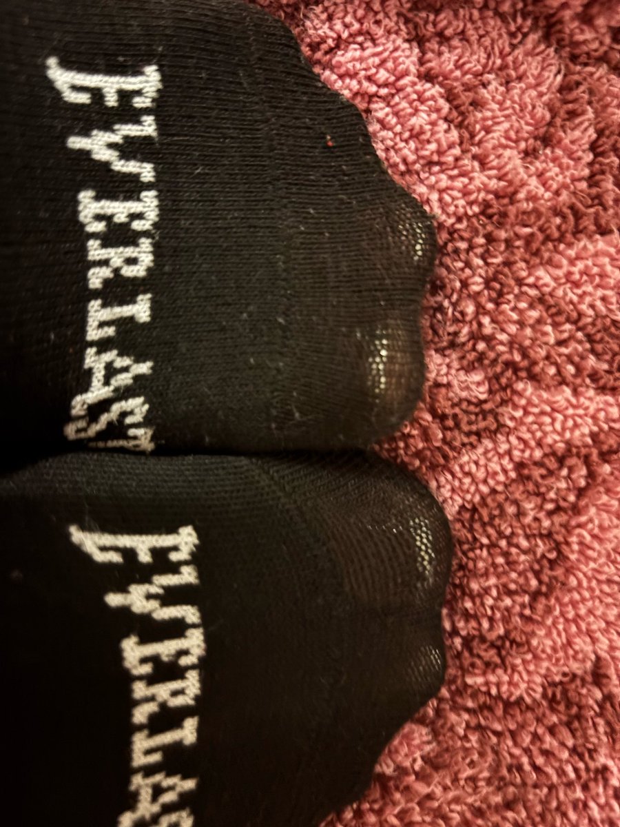 soleefiles's tweet photo. come watch me unwrap these in the link in my bio 💋💋💋
#prettyfeet #socksoff https://t.co/y9xs4oyUlq