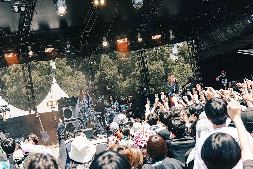 emi889700's tweet image. 【PHOTO&amp;amp;REPORT!!!】

#wod.
5/5 BRIGHT STAGE 12:20-12:50

★セットリスト
01.STARS
02.馬鹿と虎馬
03.1994
04.NON-FICTION
05. TOKYO CALLING
06.踊る阿呆に見る阿呆
07. My Generation

▶︎ 公式生配信こちら📡
bit.ly/vivalarock-liv…

#ビバラ