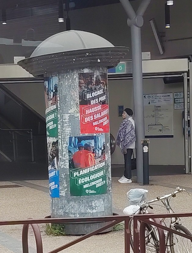OursDeParis's tweet photo. T'es dans le bus en route vers le taf tu tournes la tête et...
Bravo aux Camarades du 94 et de Cachan déjà en Campagne 
🐻✊ https://t.co/bmcRQY6jcv