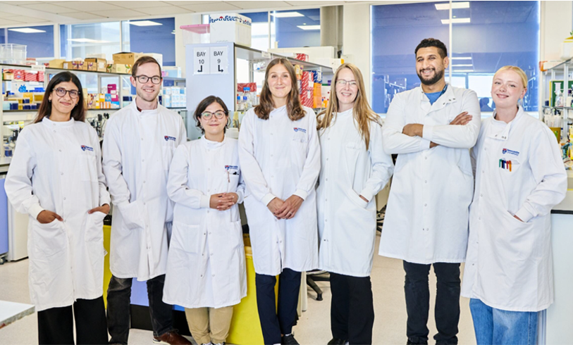 LJRussell_Lab's tweet photo. 🧬 Fighting Paediatric Leukaemia with Epigenetics: 4-Year PhD Opportunity!​ ​ 

Want to push boundaries in cancer research using cutting-edge epigenomic technology?​ ​ 

We are seeking a dedicated PhD student to join the LEGEND group.​  

Full details at​ https://t.co/1xk7I6xHf3 https://t.co/I4PzGC3LB6