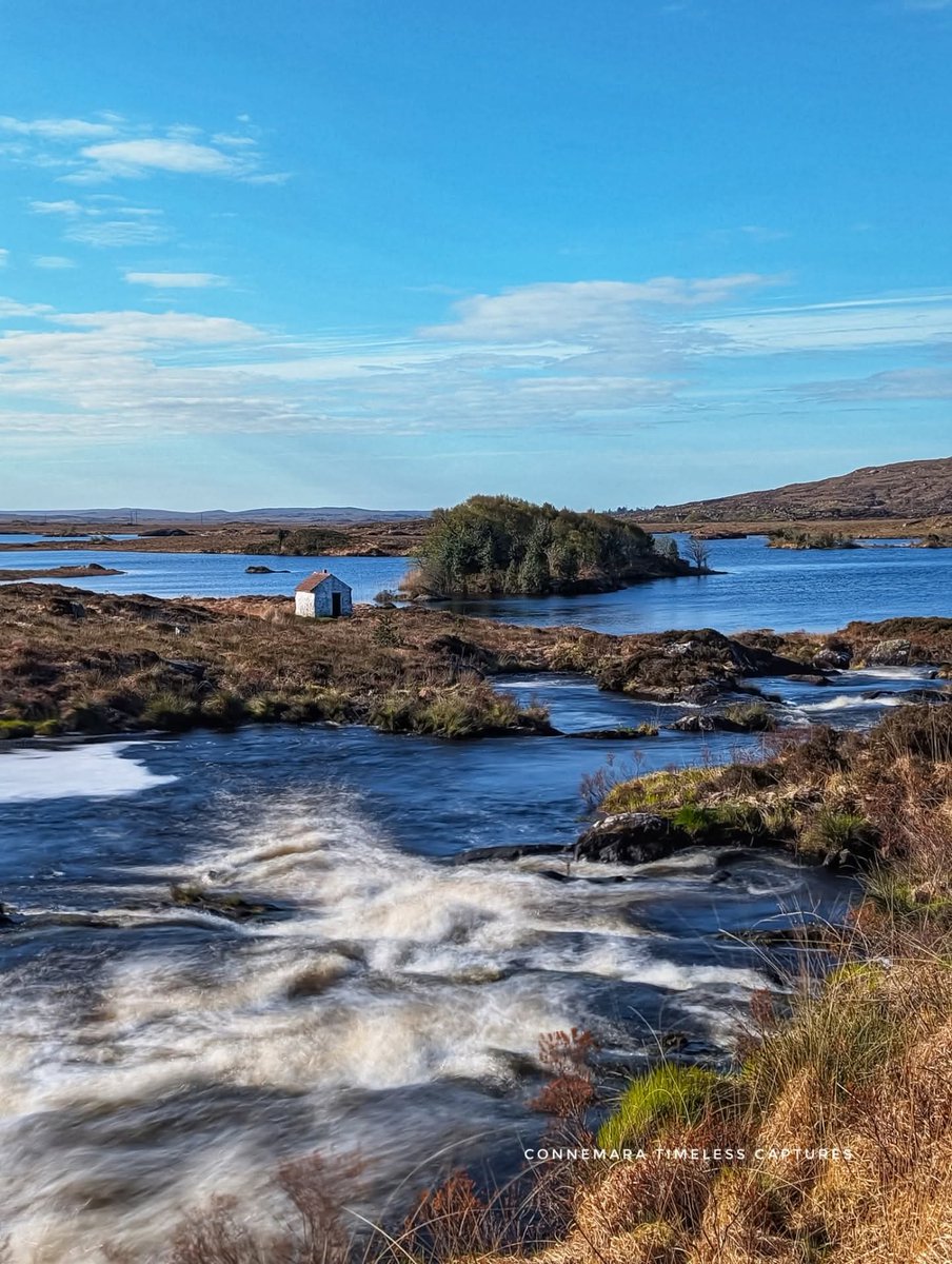 ThisIsIreland3's tweet image. At the end of Screeb Waterfall, the Gillies Hut scenes here on a fine day are just marvelous 🛖 🏞️

📍Screeb Waterfall, Connemara - County Galway 🇮🇪

📸 Connemara Timeless Captures

#Screeb #Ireland #Connemara #Galway #Waterfall #Peace