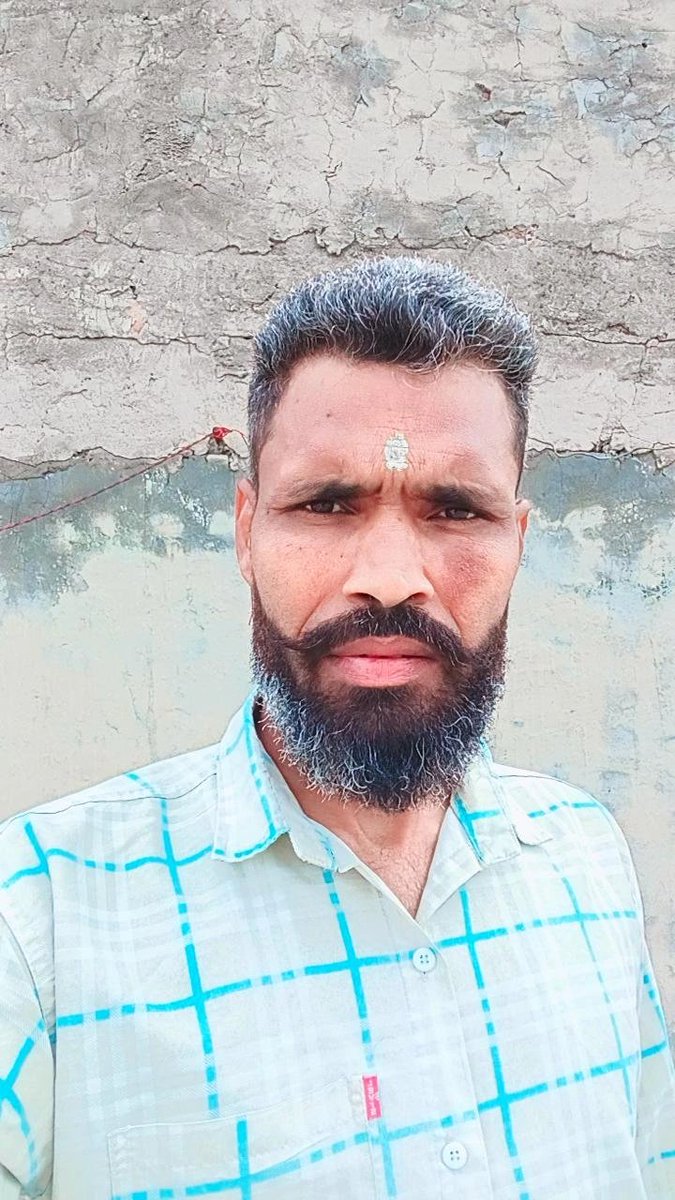 दलितों वंचितों को घर घर जाकर 
मनुस्मृति की विशेषताये 
और जनेऊ धारण करने के लिए 
प्रेरित करने जा रहा हूं सनातनियों 
जो साथ है कमेंट करके उपस्थिति 
दर्ज कराये आप लोगो के सहयोग 
की बहुत ही जरूरत है 
घर घर मनुस्मृति 🙏
जय मनुस्मृति जय संविधान 🙏
#जड़ो_से_जुड़े #DSF