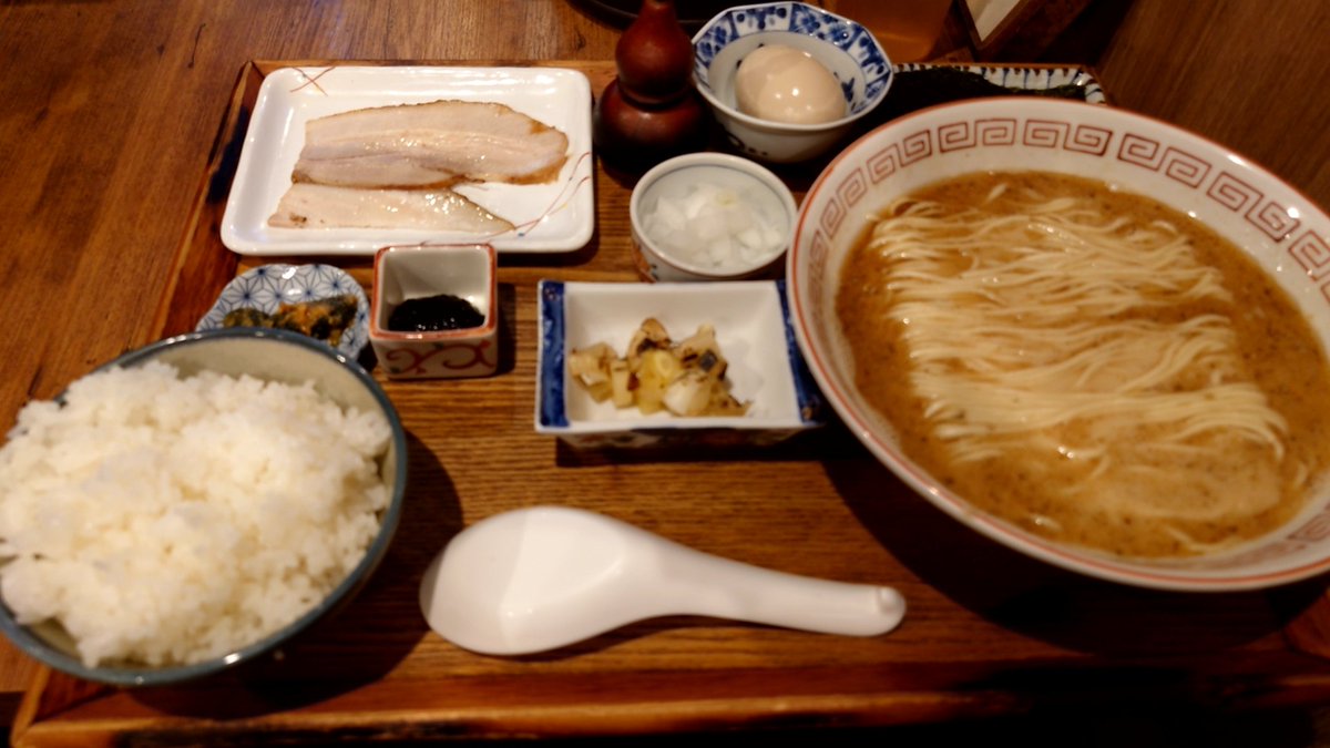 ファナモ・ファナロ tweet media