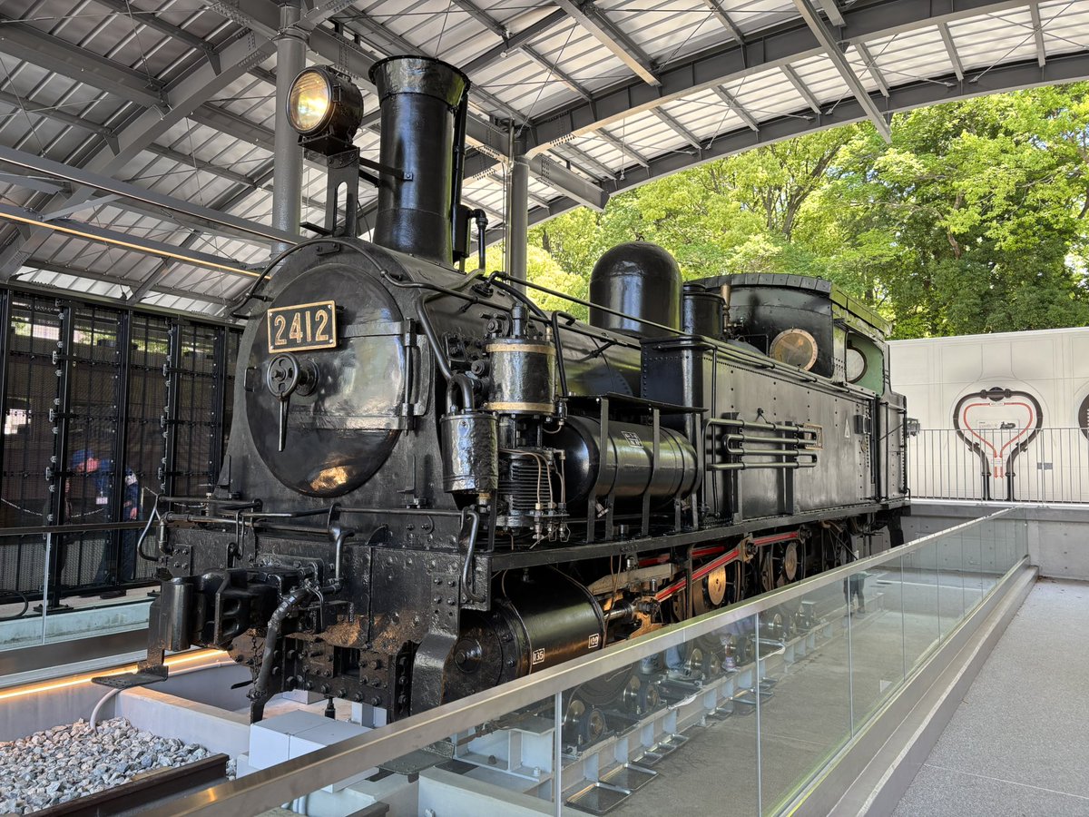 758s611986's tweet photo. 名古屋市科学館の鉄道ひろばへ
ちょうどB6の動輪稼働が見れたけど大迫力 https://t.co/lB8S2OxkcB