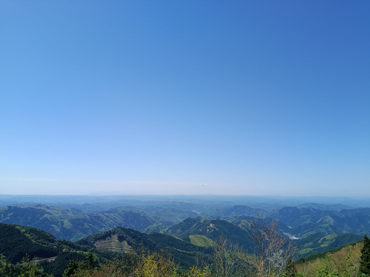 pore2kakeru's tweet photo. 今日は岡山最高峰の後山に🚶‍➡️
昨日はあられ降ってめちゃ寒かったけど
めちゃ晴れていいGWになりましたっ！ https://t.co/dhoYJDbUq1