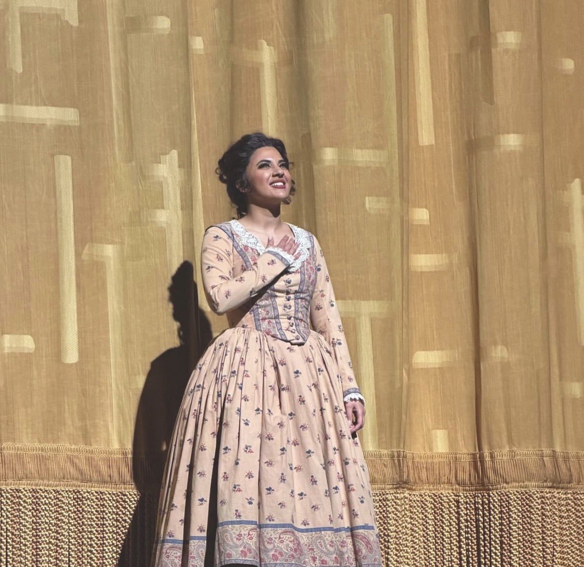 Amina_Edris's tweet photo. And that’s a wrap on this NYC adventure 🍎

Feeling a bunch of feels right now and not sure how to express them. I had a whole VILLAGE show up for me, and I don’t think I’ve ever felt so overwhelmed by love and support. https://t.co/YK73WqeHI7