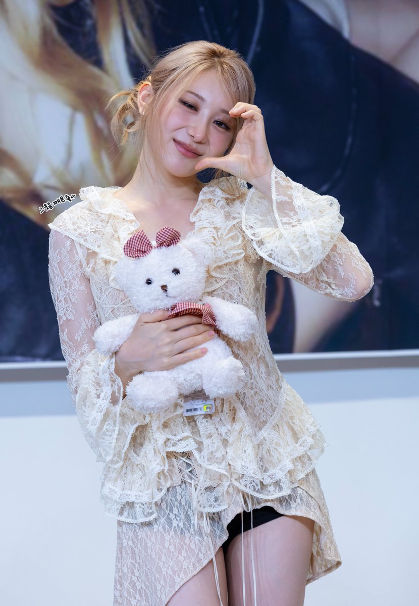 그웃음째욘좋아 tweet media