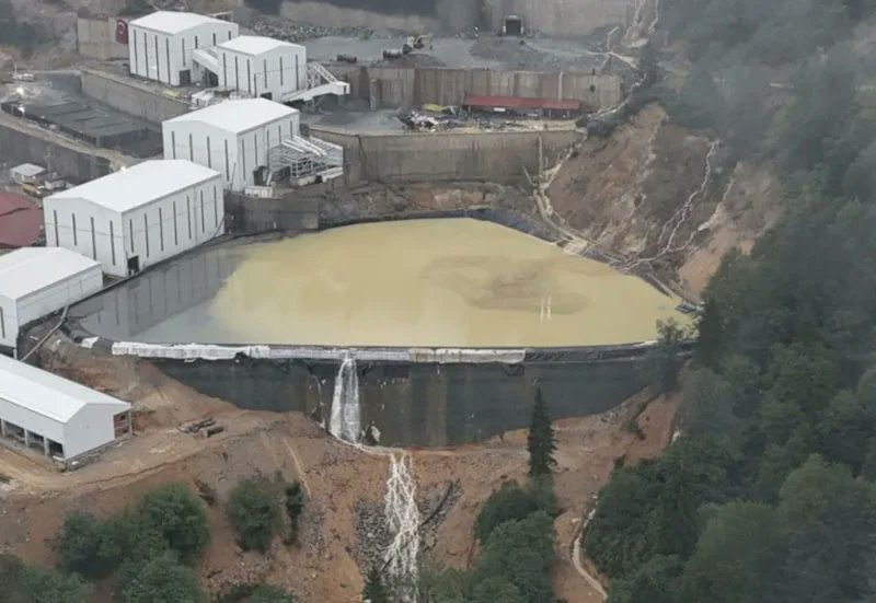 ZSgundem's tweet photo. Giresun'da atık suyu dereye boşaltan maden şirketine 2 milyon 517 bin lira ceza kesildi. https://t.co/dpqIPlWxSy