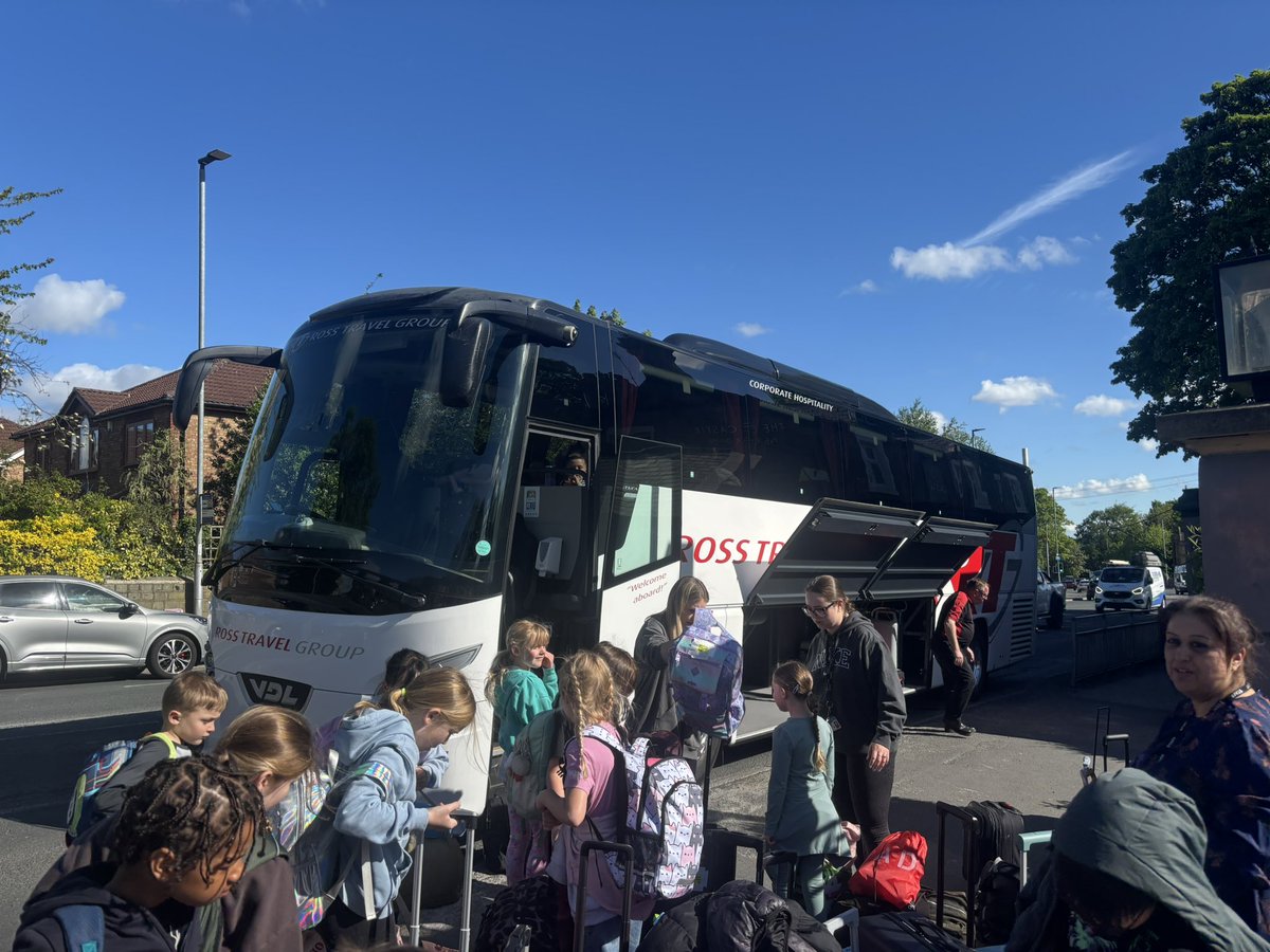 SandalCastleSch's tweet image. Our Year 4 children are getting ready for their residential trip! They are excited !! 😜 #resilience #creativity #understanding