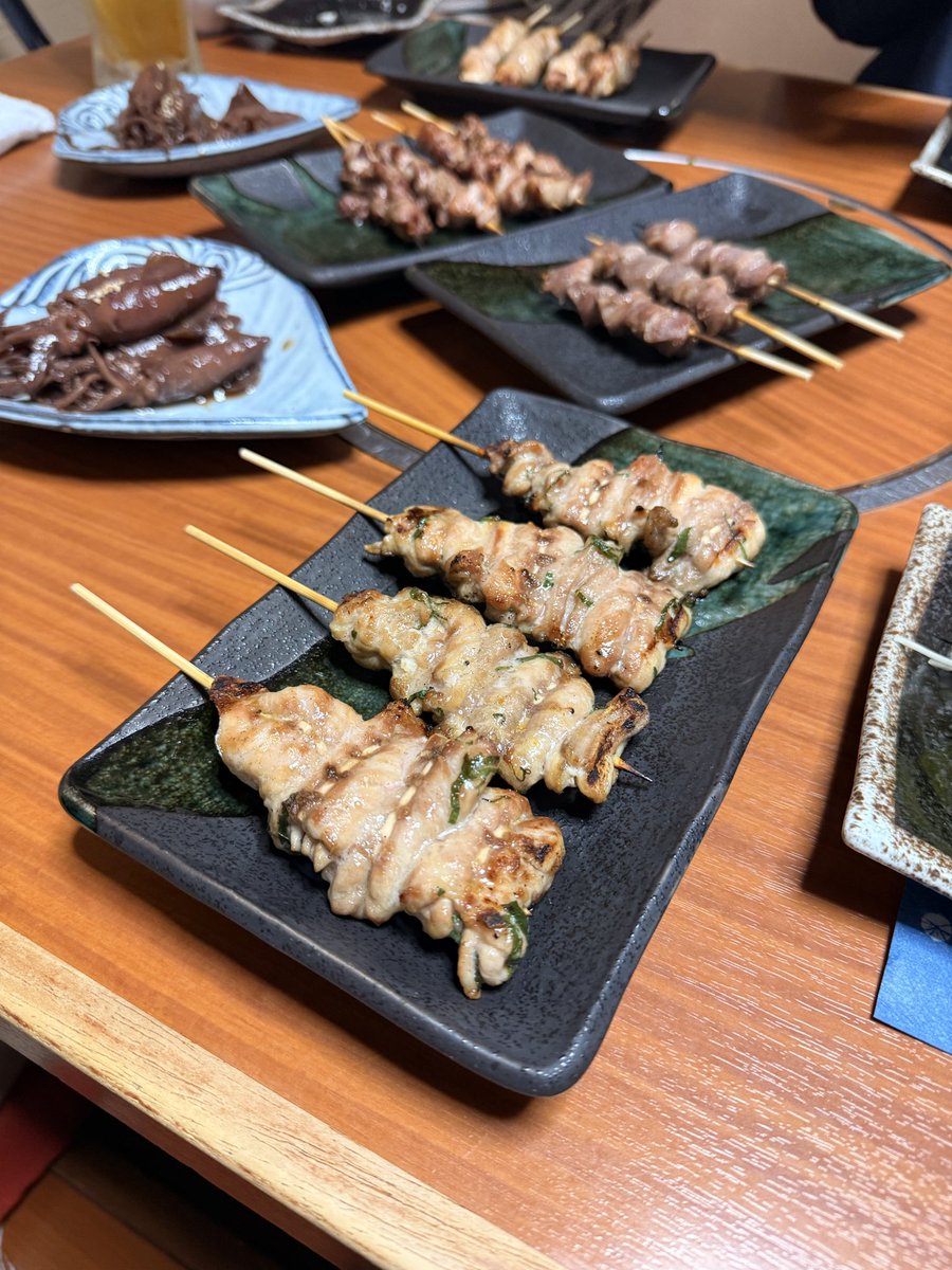 mutexmutexmtx's tweet photo. 新しくオープンした焼鳥屋さんで
焼鳥をいただきました😋 https://t.co/fz9dtSfBzf