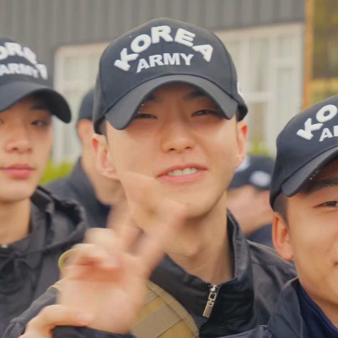 똘히 tweet media