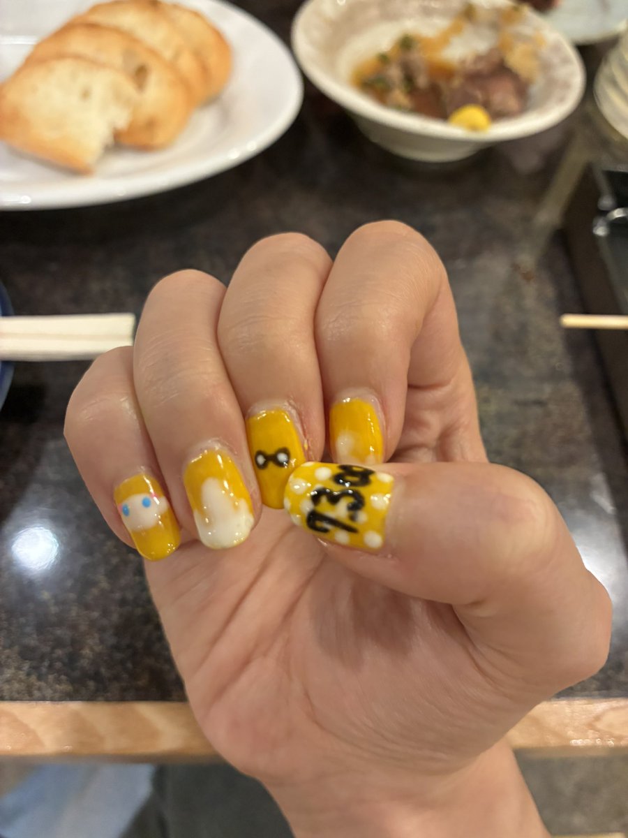 yu_kom2's tweet photo. お絵描きネイルだけど頑張った✌️
ポと7,300時間の意味はバキ童チャンネル見れば分かる分かるぜ🥹🥹 #春ヒコ単独 #春とヒコーキ #モンキービジネス https://t.co/ULuDQREyqI
