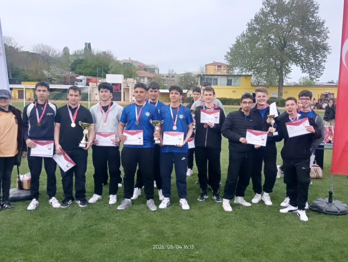 muratlimem59's tweet photo. “Hava Sporları Model Uçak Yarışmalarında” Muratlı Anadolu Lisesi kız takımı İL BİRİNCİSİ, Mesleki ve Teknik Anadolu Lisesi  kız takımı İL İKİNCİSİ,  Mesleki ve Teknik Anadolu Lisesi Erkek Takımı İL İKİNCİSİ ve Muratlı Anadolu Lisesi  erkek takımı ise İL DÖRDÜNCÜSÜ olmuştur. https://t.co/6ct7YqD0df