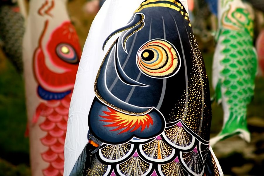 gaijintacle's tweet photo. Hoy, 5 de mayo, se celebra en Japón el Día de los Niños (こどもの日, Kodomo no Hi). Símbolo de este son las koinobori (こいのぼり) izadas, banderolas tradicionales con forma de carpa, que representan la fuerza y la perseverancia para nadar a contracorriente. 🎏 #Japón #こどもの日 https://t.co/MQA4iEOoYt