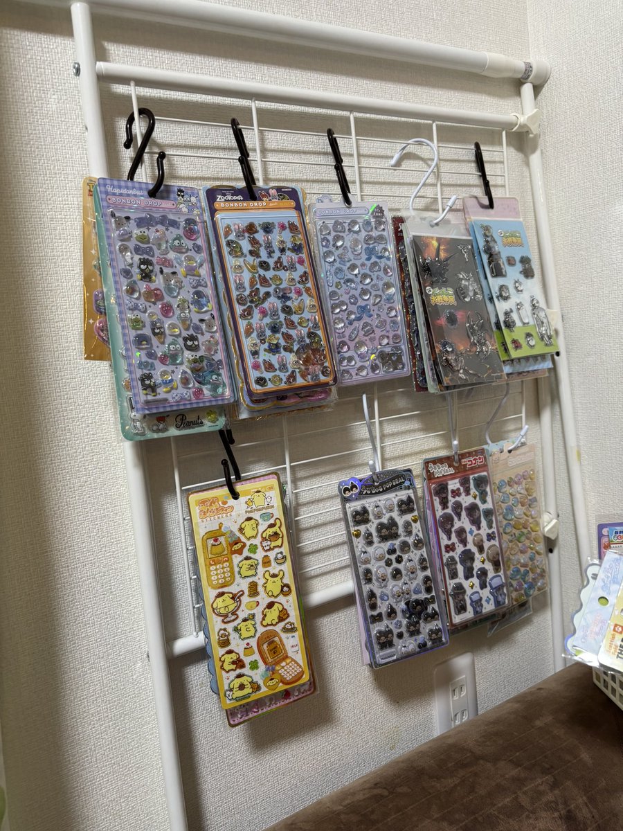 akemameo7o7's tweet photo. やべぇ自宅にシール棚ができた🤣シール屋さん始める？笑 https://t.co/ve3GqVKFuv