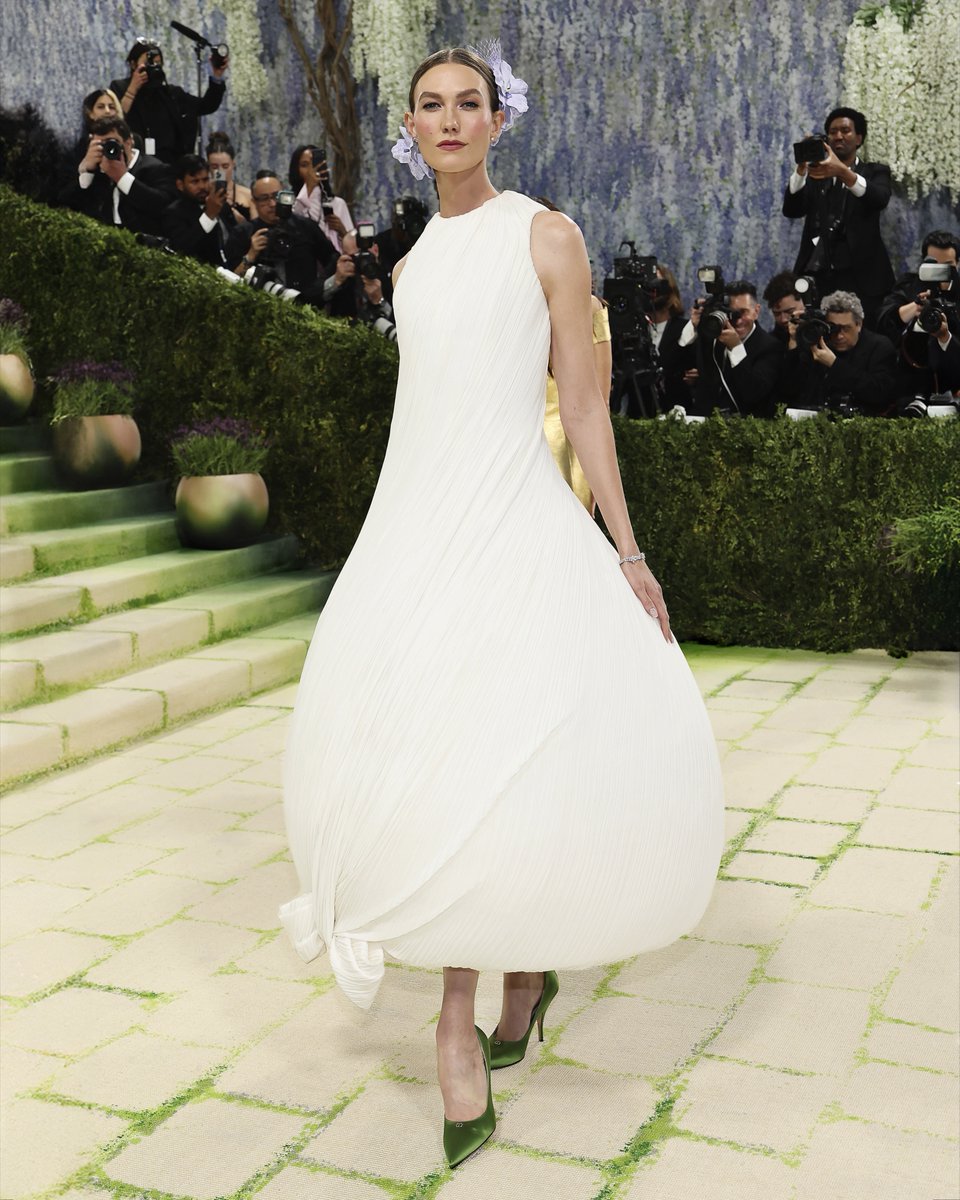 Dior tweet media