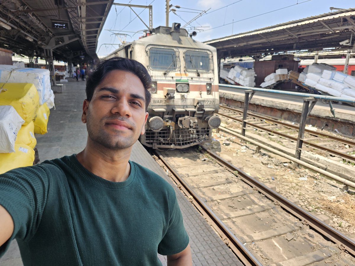 trainwalebhaiya's tweet image. Couldn't get tatkal tickets, special train to rescue!

Onboard 01043 Mumbai LTT - Samastipur AC special from Mumbai LTT to DDU.

Let's see if we get any special treatment or not, will keep you updated. #indianRailways