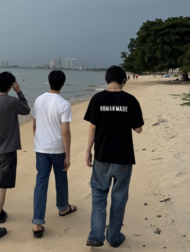 : ที่หมอบอกให้ผมไปทะเล ผมไปมาแล้วนะครับหมอ
: รู้ ก็อยู่ข้างกัน