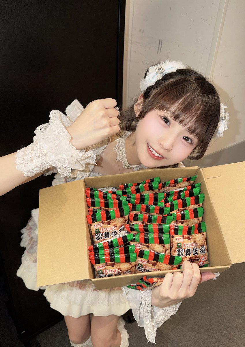 平澤芽衣　オケトー　アイドル フォトフレームセット キーホルダー付き 裏オケ』 平澤芽衣のランチェキ撮影の日常📸 #オケトー