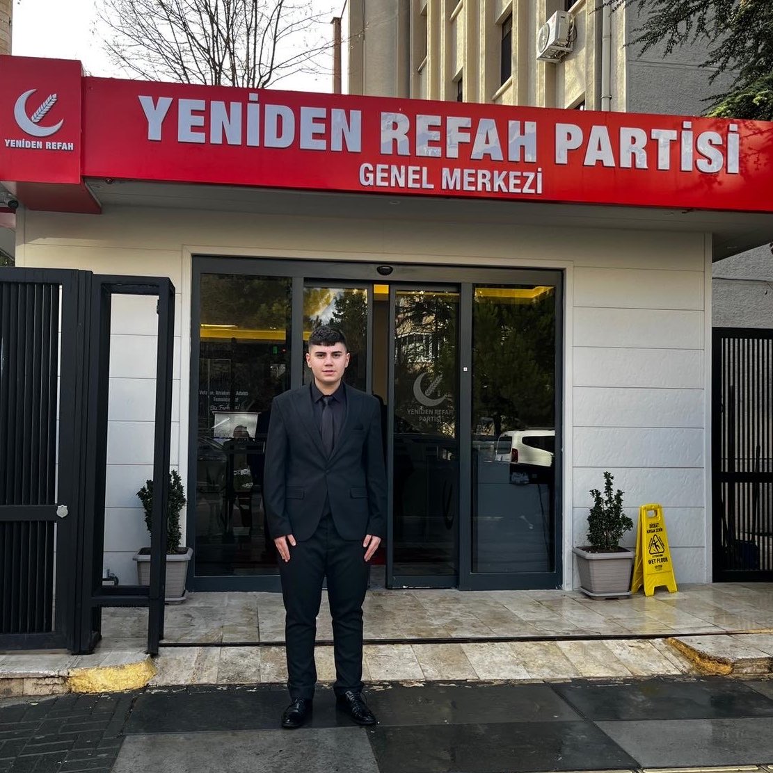nureddingul's tweet photo. Henüz 18 yaşında, tertemiz bir genç, Giresun Gençlik Kolları Başkanımız Utku Konak; hiçbir suçu yokken, yalnızca bir tartışmada arabuluculuk yapmaya çalışırken hunharca katledildi. Bu alçak cinayetin faili, azmettiricileri ve olaya karışan herkes hukuk önünde en ağır şekilde hesap vermeli; Utku kardeşimiz için adalet mutlaka tecelli etmelidir. #Utkukonakiçinadalet @EmniyetGM @adalet_bakanlik @gencrefah