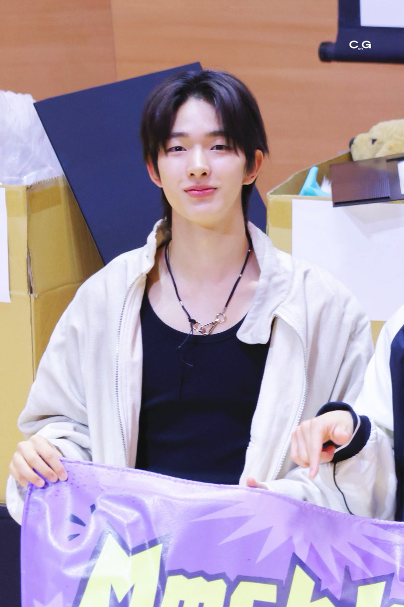 Cong_Devil's tweet photo. 260505 Taipei ms

☺️🤓

#TOMOYA #토모야 #トモヤ
#NEXZ #넥스지 #ネクスジ https://t.co/U0zZUHhCMx