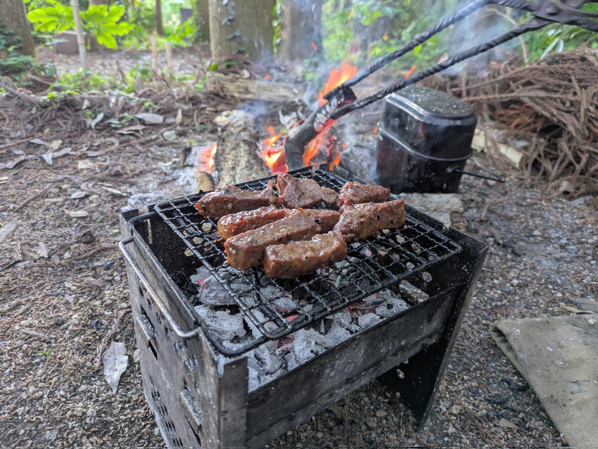 カルビ🍖焼けましたよ
🍖:,('ω' ))ﾑｼｬﾑｼｬ