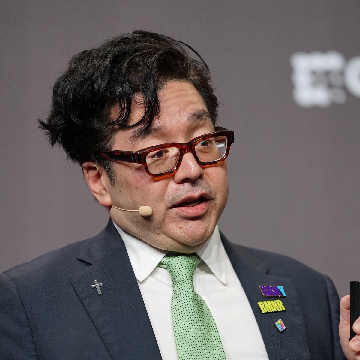 CoinMarketCap's tweet image. LATEST: ⚡ Tom Lee says "Crypto Spring" has begun despite muted sentiment, citing the CLARITY Act's progress and Ethereum's dual tailwinds from tokenization and AI.