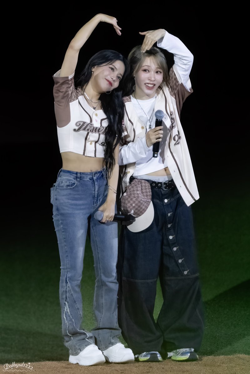 dalbyul1222's tweet image. 260503
MAMAMOO+

心動時刻
RECORDING THE HEARTBEAT

#MAMAMOO #Solar #MoonByul 
#마마무 #마마무플러스 #솔라 #문별