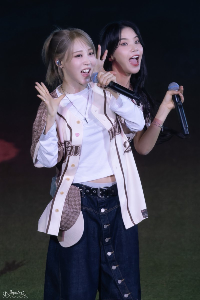 dalbyul1222's tweet image. 260503
MAMAMOO+

心動時刻
RECORDING THE HEARTBEAT

#MAMAMOO #Solar #MoonByul 
#마마무 #마마무플러스 #솔라 #문별