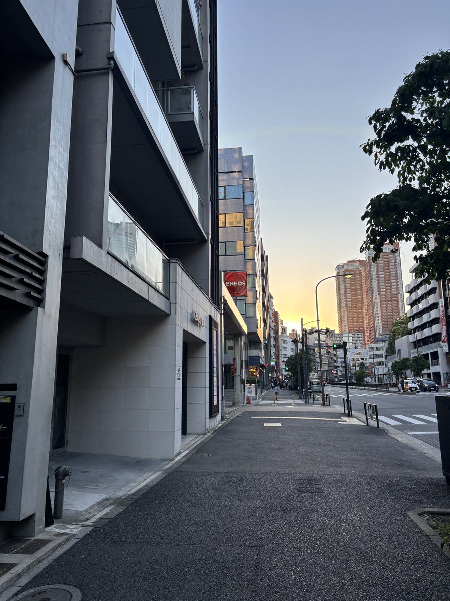 デベ介 tweet media
