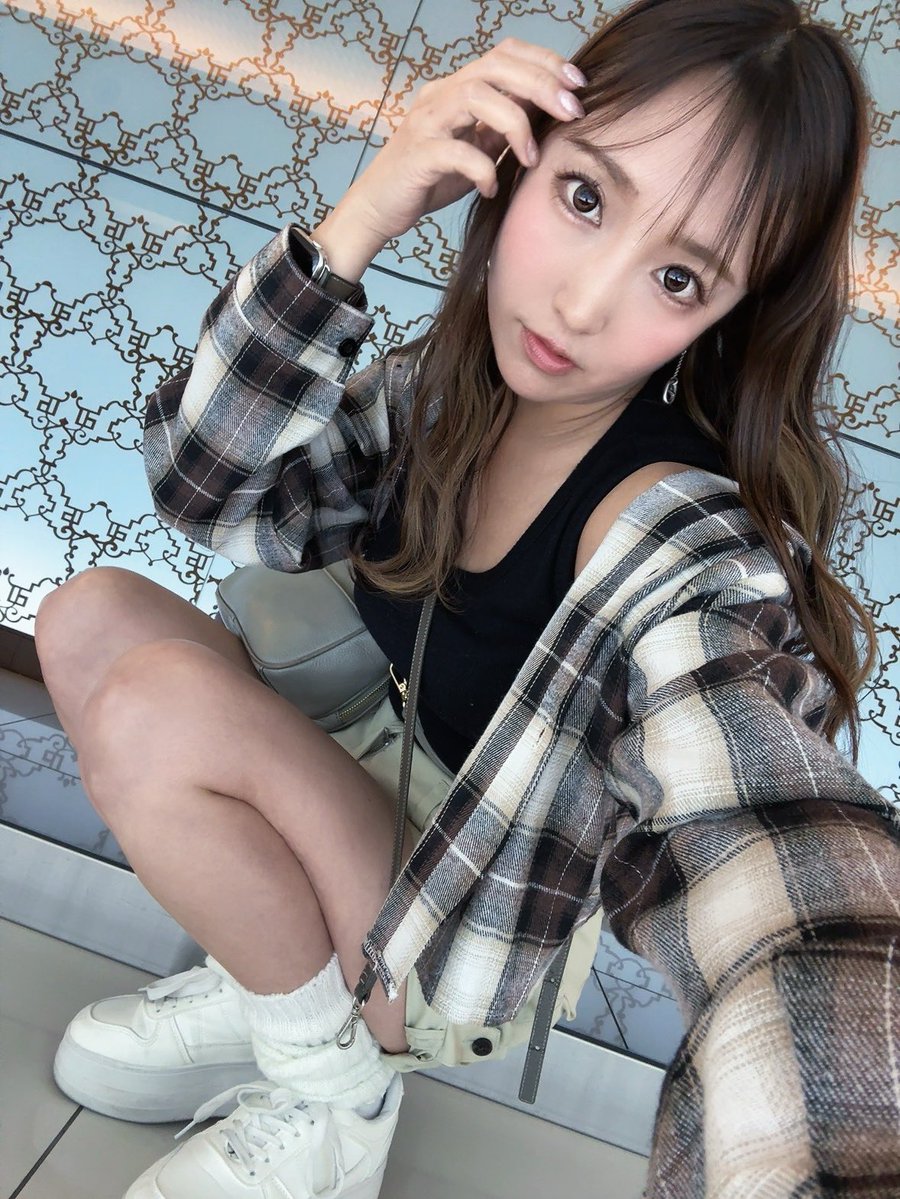 さてさて〜っ
4月からの19連戦…ついにラスト✨✨

5/6(水)は［ZEAL当知店］さんへ

こちらもリニューアルからの連続来店のラスト🎉
5連続来店のおきゆかさん
ほしまみちゃんとトリプル‼️

これはもう期待しかないよ
来るよね💖

📝スロットライブ📝超ハイタッチ
抽選8:30〜💋ᴾᴿ