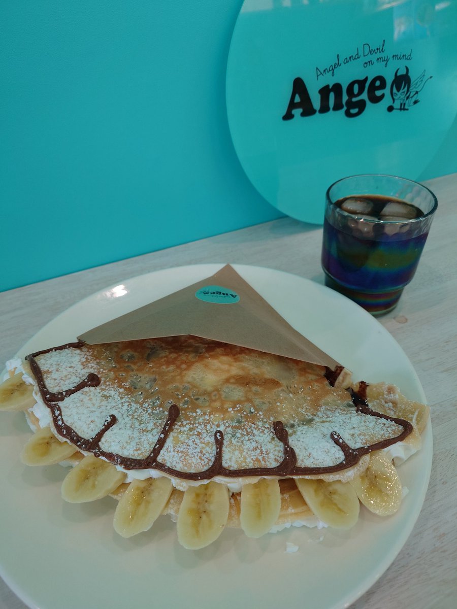 今日から三連休🥰
大好きなクレープ食べてお店の方とたくさんお話しできて元気もらえた💕