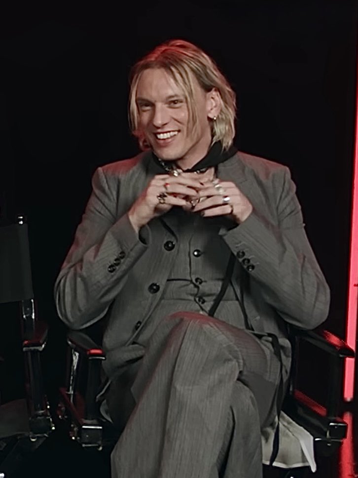 vici 🦢 meeting jamie 14/06!!!! tweet media