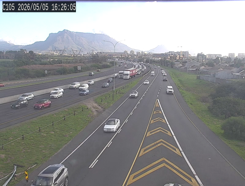CapeTownFreeway's tweet image. Update: Stationary vehicle: N1 Outbound Collector/Distributor (Wingfield I/C) has cleared.#BeTheChange