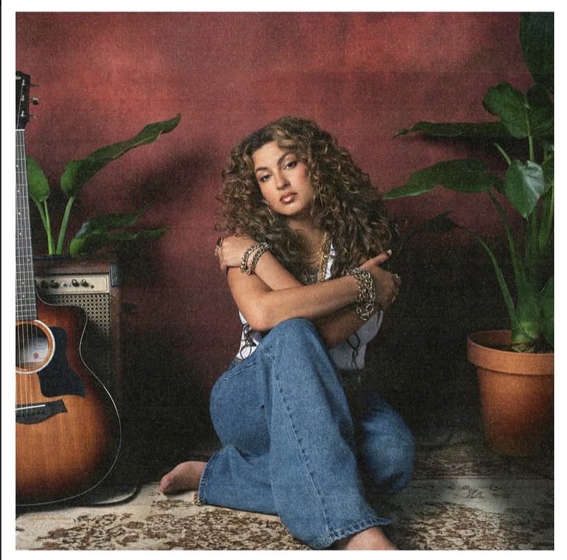 demaertez's tweet image. Tori Kelly’s new soul/R&amp;amp;B album officially releases June 12th with 2 new singles out this Friday! 

Presave link: torikelly.lnk.to/GodMustReallyL… 

@PopCrave #torikelly #newmusic #trending