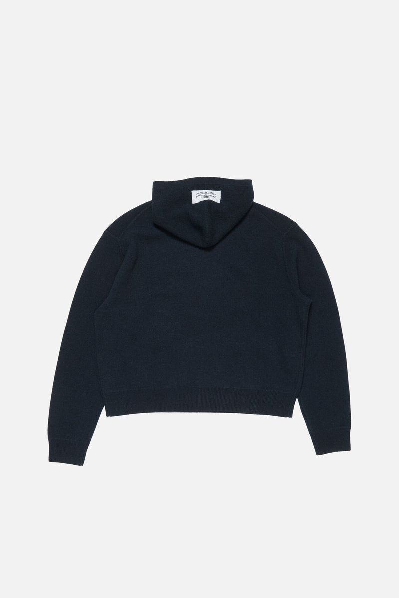 Acne Studios
cashmere hoodie sweater

#knit_JiminOutfits 

블랙같기도 잉크블루 같기도 하네요
