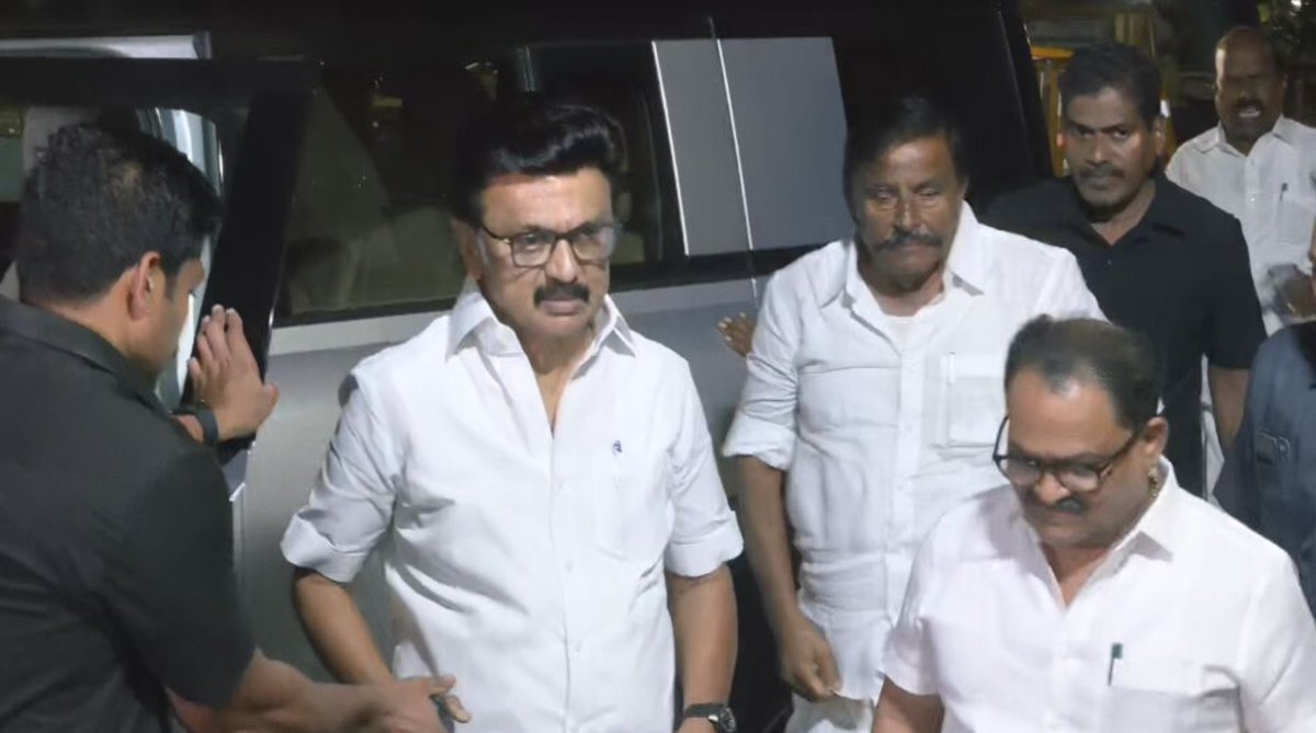 sunnewstamil's tweet image. #JustNow | திமுக தலைவர் மு.க.ஸ்டாலின் அண்ணா அறிவாலயம் வருகை

#SunNews | #AnnaArivalayam | #MKStalin