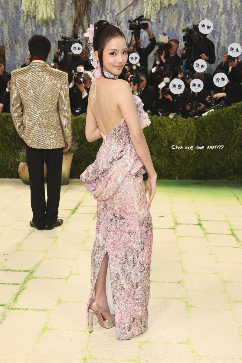 260504 JISOO AT MET GALA 🌸
#JISOOxMetGala
#MetGala2026
<a href="/officialBLISSOO/">BLISSOO</a>